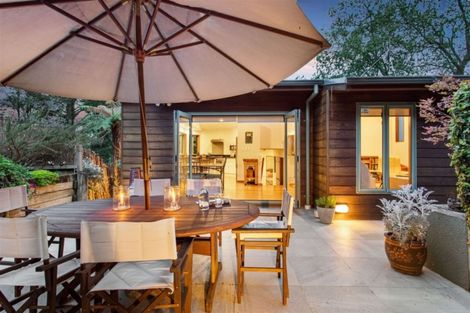 Photo of property in 1/16 Glade Place, Birkenhead, Auckland, 0626