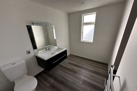 Photo of property in 28 King Street, Coalgate, 7673