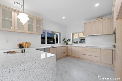 Photo of property in 208a Henderson Valley Road, Henderson, Auckland, 0612