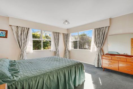 Photo of property in 25 Larsen Crescent, Tawa, Wellington, 5028