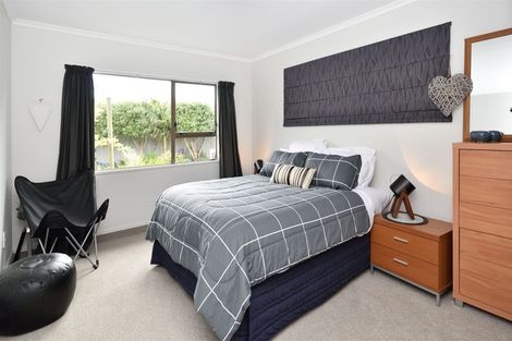 Photo of property in 3b Lillian Place, Orewa, 0931