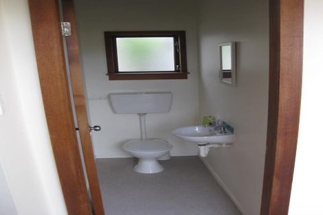 Photo of property in 1289a Whangaparaoa Road, Army Bay, Whangaparaoa, 0930