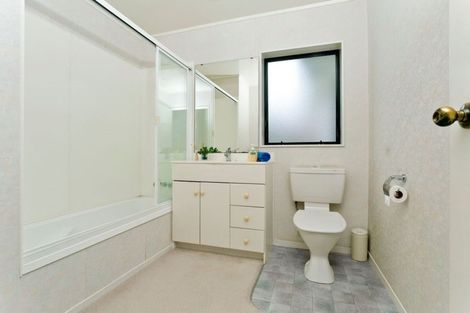 Photo of property in 14 Bluebird Crescent, Unsworth Heights, Auckland, 0632