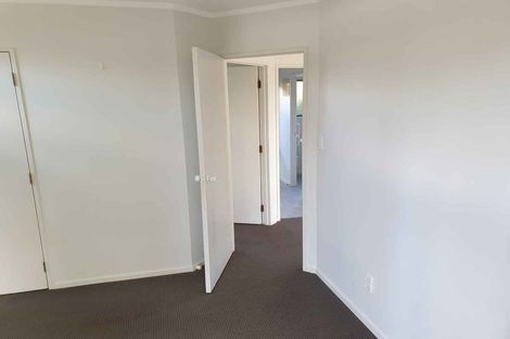 Photo of property in 17a Enderby Drive, Te Atatu Peninsula, Auckland, 0610