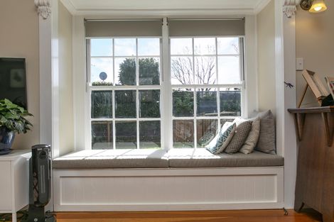 Photo of property in 17 Great North Road, Riverhead, 0820