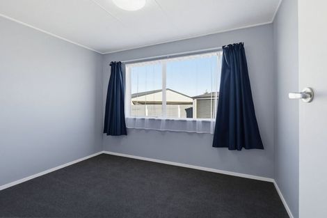 Photo of property in 26 Cumberland Place, Kelvin Grove, Palmerston North, 4414
