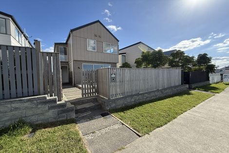 Photo of property in 17 Sunnyheights Road, Orewa, 0931