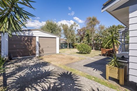 Photo of property in 15 Linwood Drive, Paraparaumu, 5032