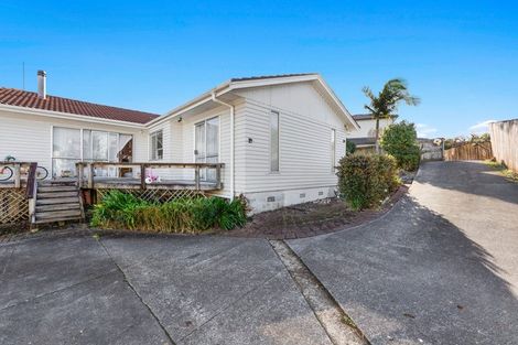 Photo of property in 70 Priestley Drive, Bucklands Beach, Auckland, 2014