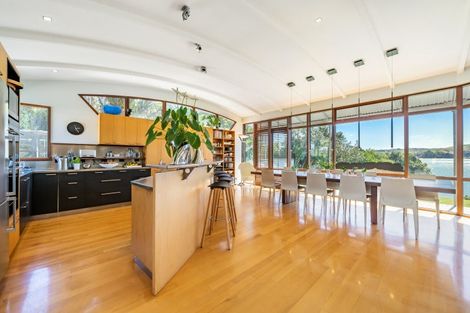 Photo of property in 360 Paremata Road, Whitby, Porirua, 5381