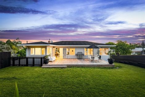 Photo of property in 4 Kororo Street, Northcote, Auckland, 0627