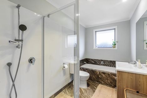 Photo of property in 35 Pohe Street, Waikanae, 5036