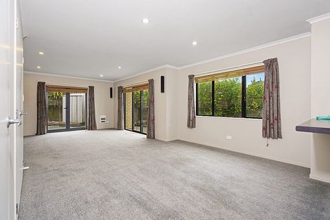 Photo of property in 19 Titch Place, Glen Eden, Auckland, 0602