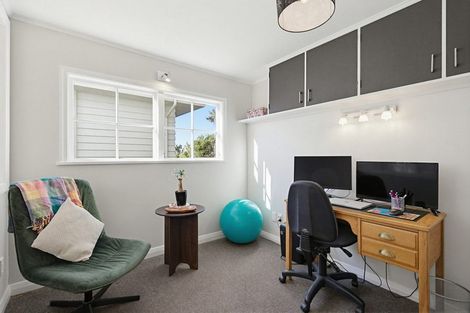 Photo of property in 4 Parklands Drive, Karori, Wellington, 6012