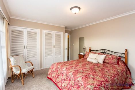 Photo of property in 11 Straven Road, Riccarton, Christchurch, 8011