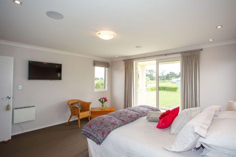 Photo of property in 28 Robert Ross Place, Clendon Park, Auckland, 2103