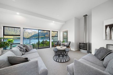 Photo of property in Marina Village, 10/10 Marina Drive, Frankton, Queenstown, 9300