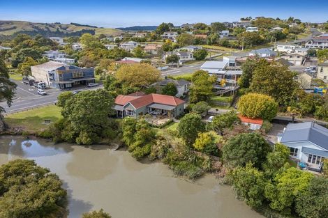 Photo of property in 1 Green Lane, Helensville, 0800