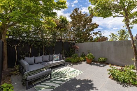 Photo of property in 93 Holly Road, St Albans, Christchurch, 8014