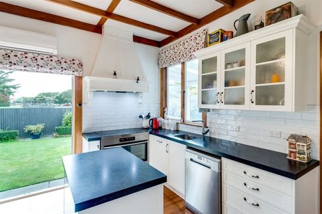 Photo of property in 130 Gloucester Street, Taradale, Napier, 4112