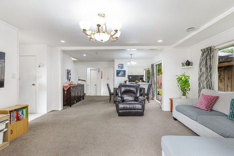 Photo of property in 1/28 Harrington Road, Henderson, Auckland, 0610