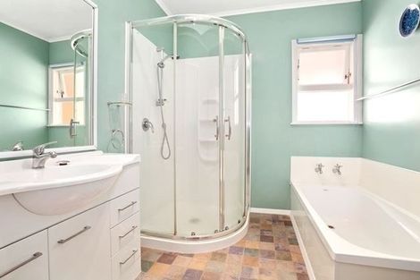 Photo of property in 52 Chester Road, Tawa, Wellington, 5028