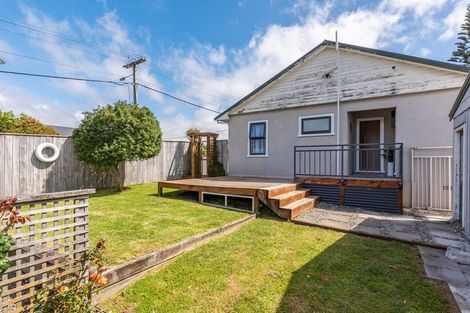 Photo of property in 33 Martin Road, Paraparaumu Beach, Paraparaumu, 5032