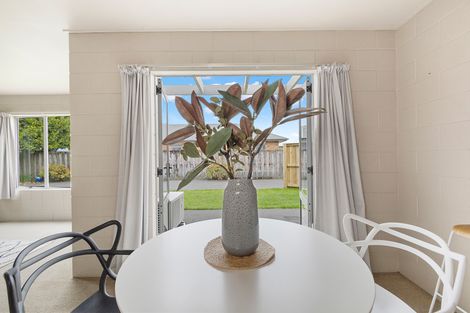Photo of property in 4/45 Dale Crescent, Pakuranga, Auckland, 2010