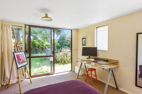 Photo of property in 12 Kowhai Grove, Waikanae, 5036