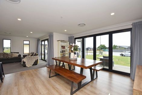 Photo of property in 18 Pegasus Place, Seaward Bush, Invercargill, 9812
