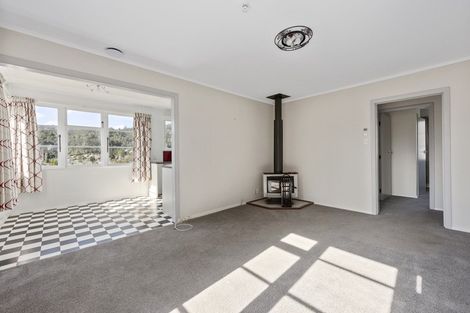 Photo of property in 15 Bird Grove, Stokes Valley, Lower Hutt, 5019