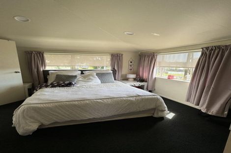Photo of property in 2/2 Hatherlow Street, Glenfield, Auckland, 0629