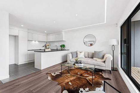 Photo of property in 2/49 Northboro Road, Belmont, Auckland, 0622