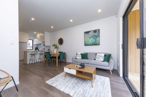 Photo of property in 21 Morihana Close, Glen Eden, 0602