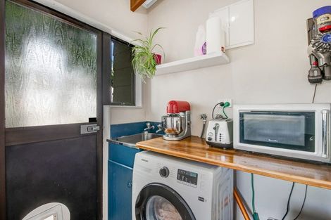 Photo of property in 22 Moffat Road, Red Beach, 0932