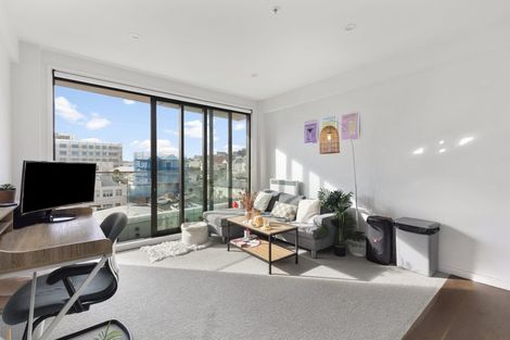 Photo of property in Alpha Apartments, 501/4u Elizabeth Street, Mount Victoria, Wellington, 6011
