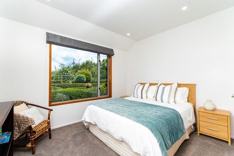 Photo of property in 135 Eskridge Drive, Eskdale, Napier, 4182