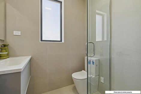 Photo of property in 2 Paretao Street, Massey, 0614