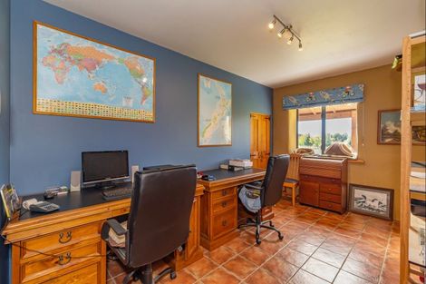 Photo of property in 100 Waihou Road, Levin, 5571