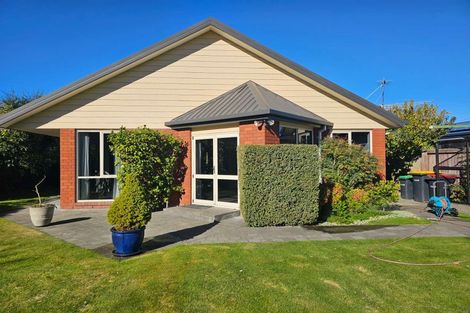 Photo of property in 32 Springbank Street, Bryndwr, Christchurch, 8053