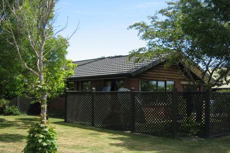 Photo of property in 4 Harlech Mews, Avonhead, Christchurch, 8042