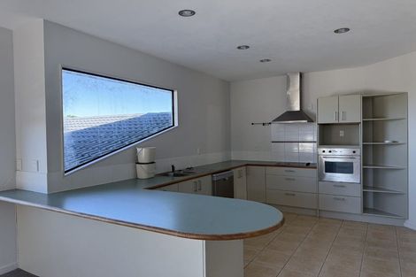 Photo of property in 11 Trotting Terrace, Fairview Heights, Auckland, 0632