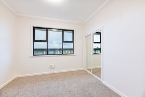 Photo of property in 34 Savoy Road, Glen Eden, Auckland, 0602