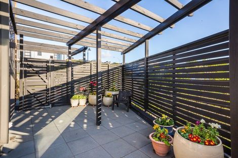 Photo of property in 10 Ihakara Arthur Lane, Aotea, Porirua, 5024