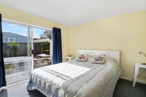 Photo of property in 50 Park Avenue, Waitarere Beach, Levin, 5510