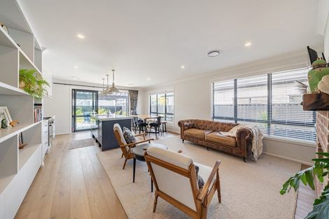 Photo of property in 21 Cynisca Crescent, Wallaceville, Upper Hutt, 5018