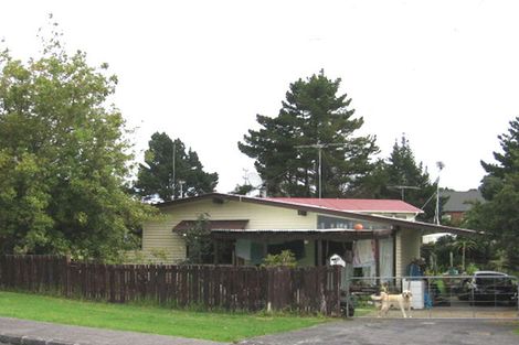 Photo of property in 35 Huruhuru Road, Massey, Auckland, 0614