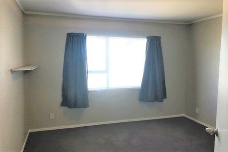 Photo of property in 2 Stallard Place, Glen Eden, Auckland, 0602