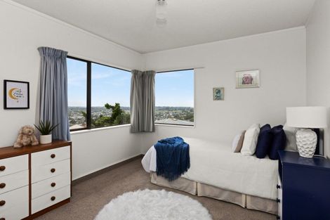 Photo of property in 90 Churchill Drive, Taradale, Napier, 4112