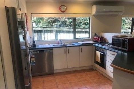 Photo of property in 28 Kinleith Way, Albany, Auckland, 0632